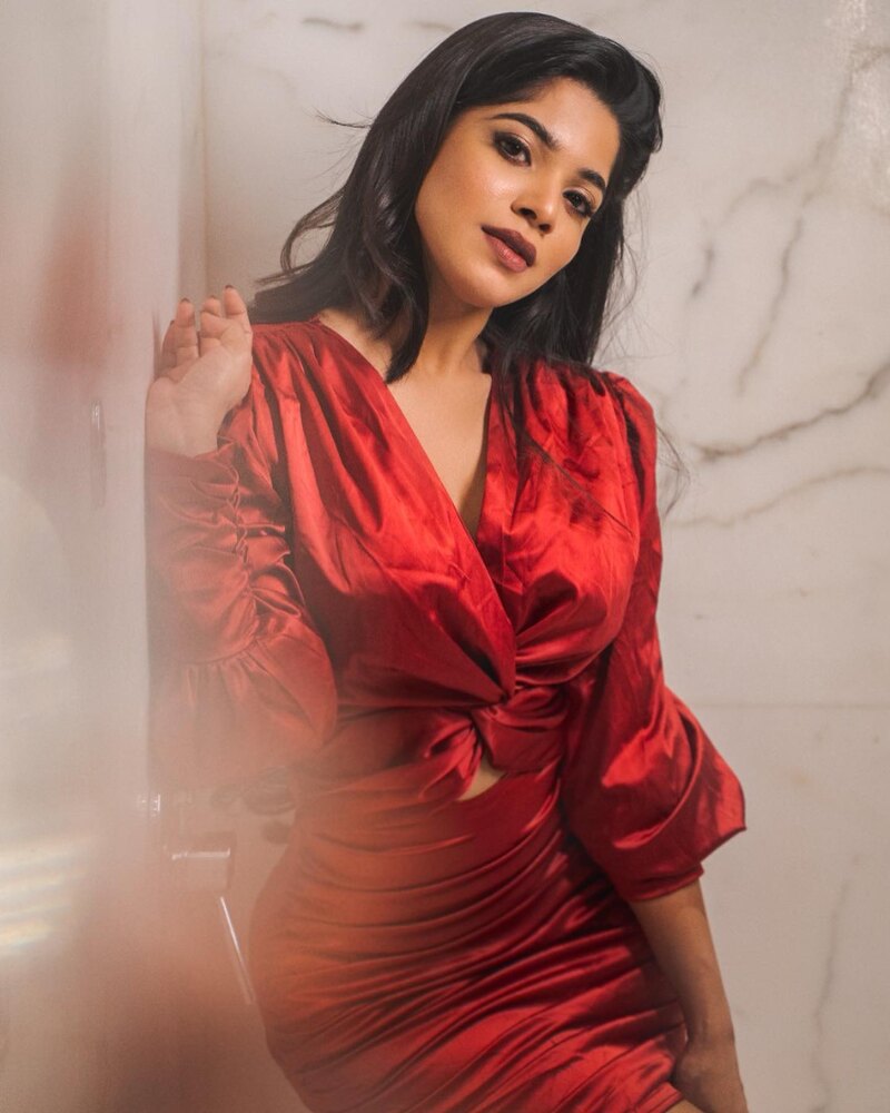 Divya bharathi new hot