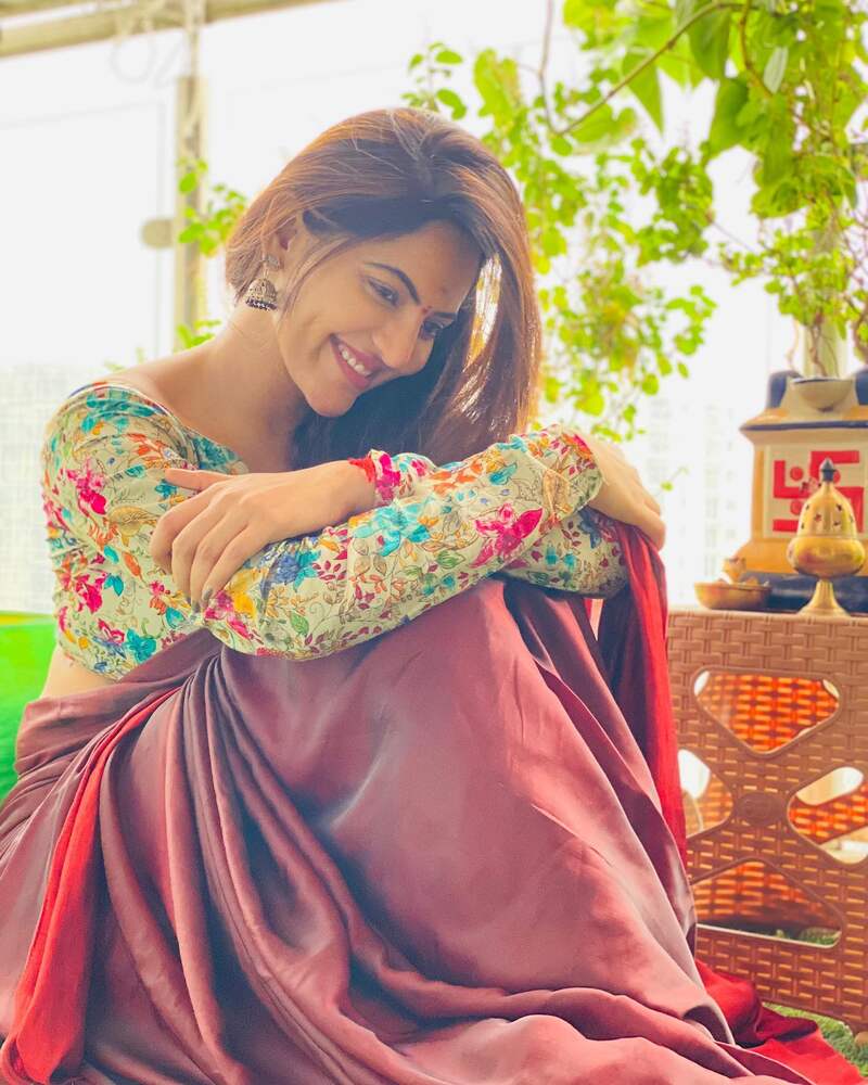 Athulya ravi new hot