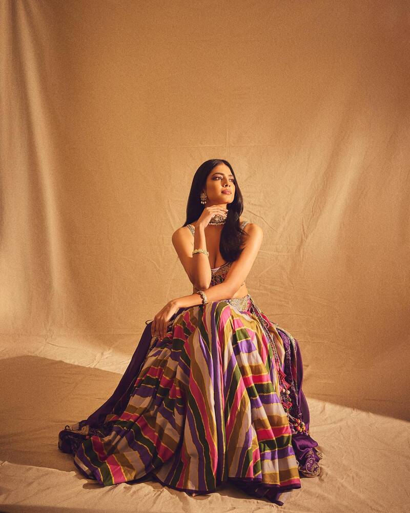 Malavika mohanan hot clicks master vijay