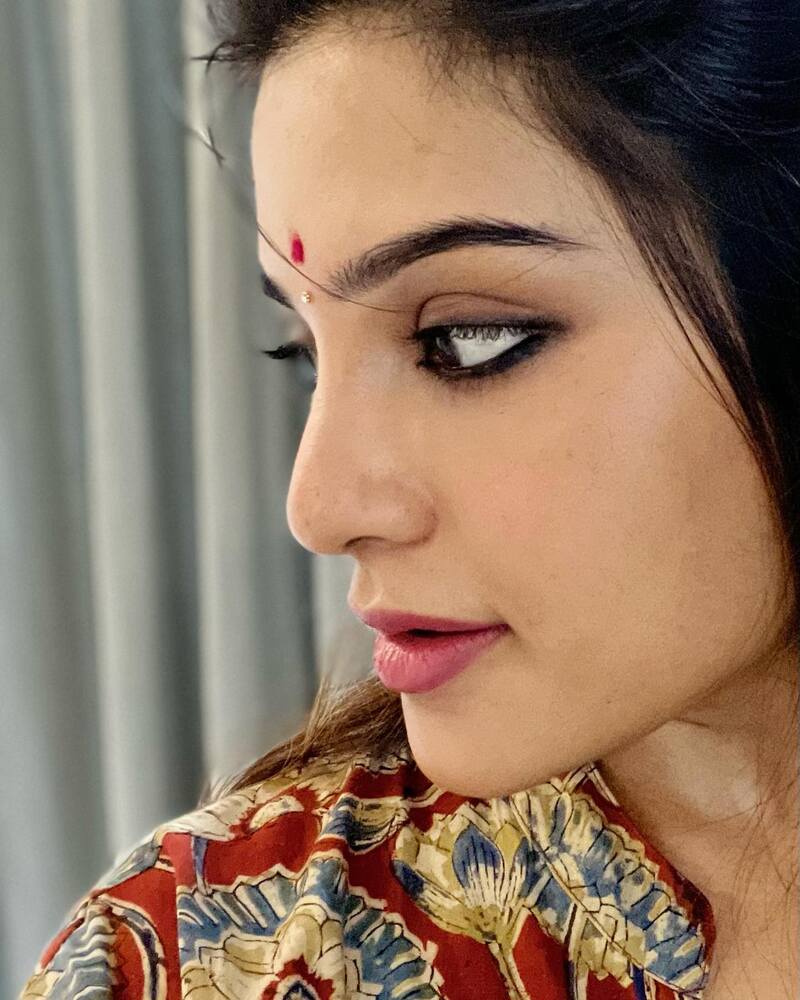 Aathmika tamil new hot