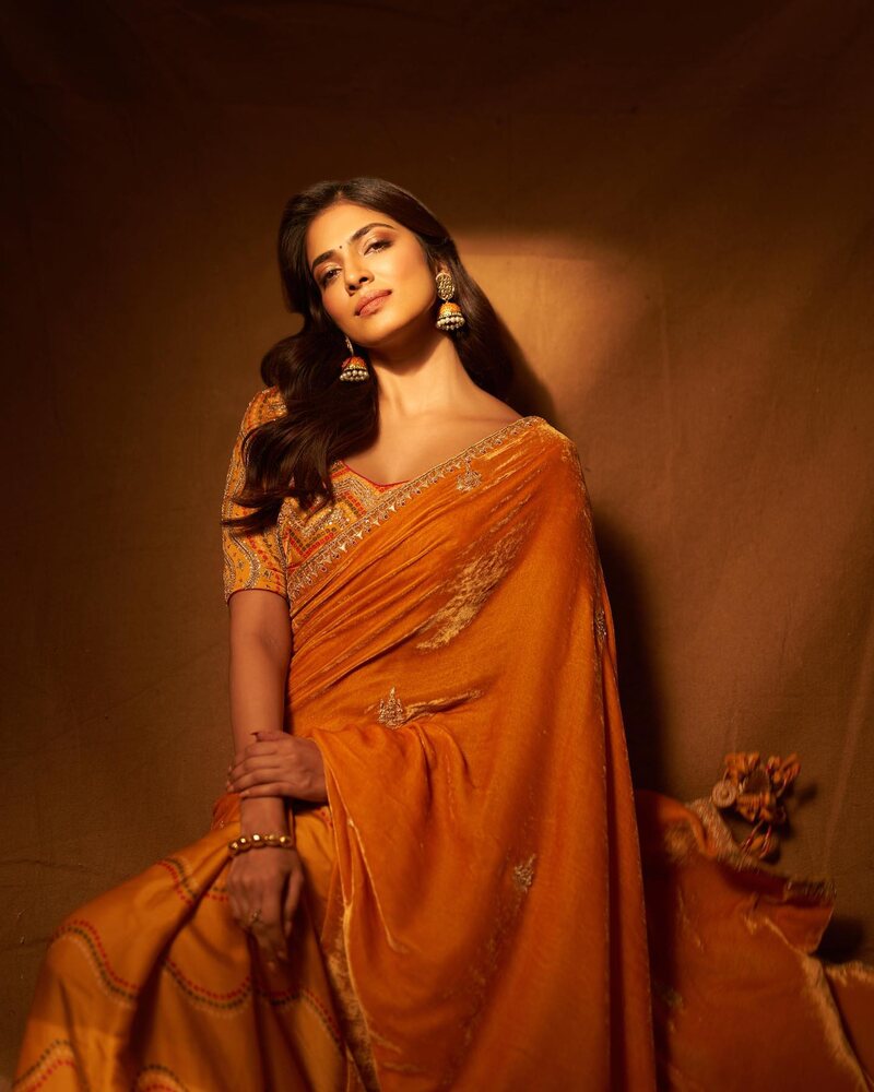 Malavika mohanan new hot