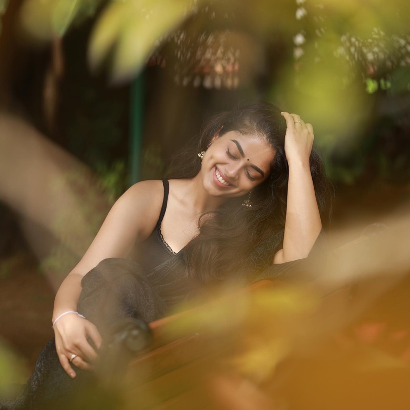 Siddhi idnani new hot vendhuthanindhathu kaadu