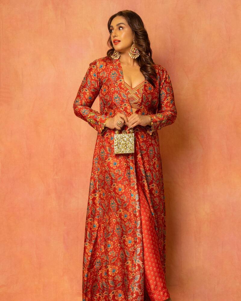 Huma qureshi new hot