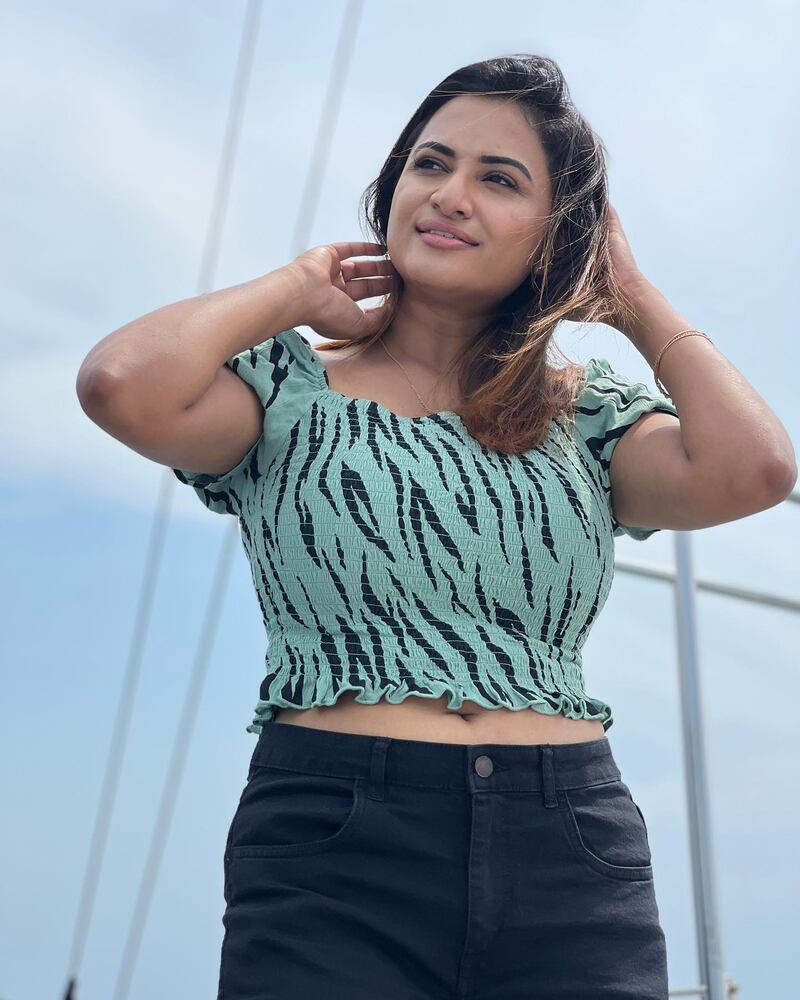 Janani ashokkumar new hot