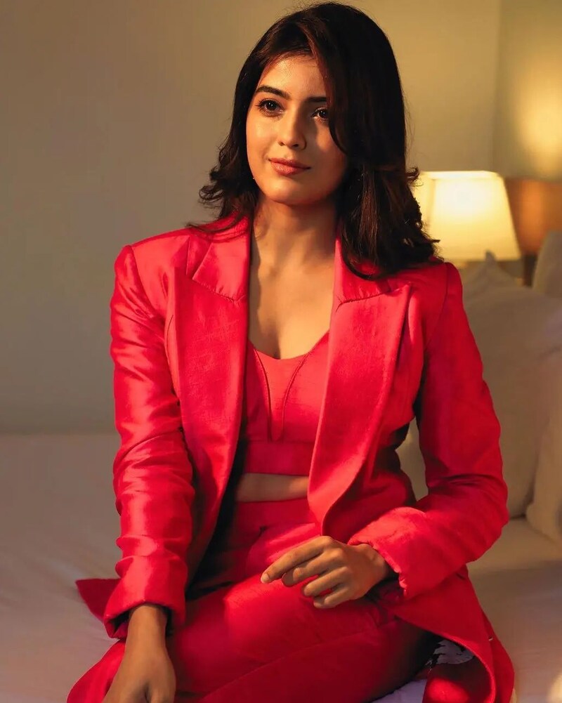 Amritha aiyer new bigil hot clicks