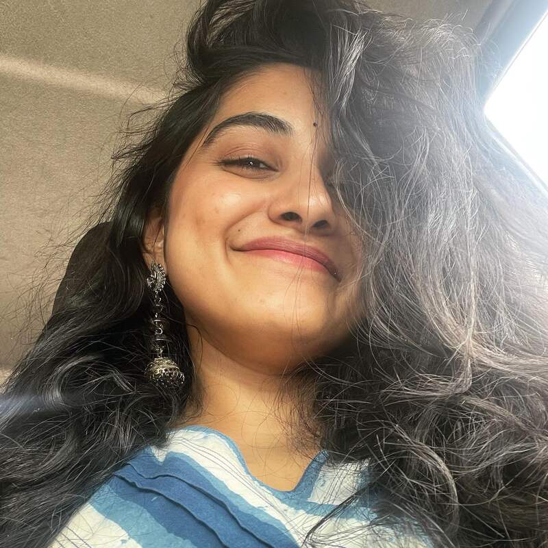 Nivetha thomas new hot selfie clicks
