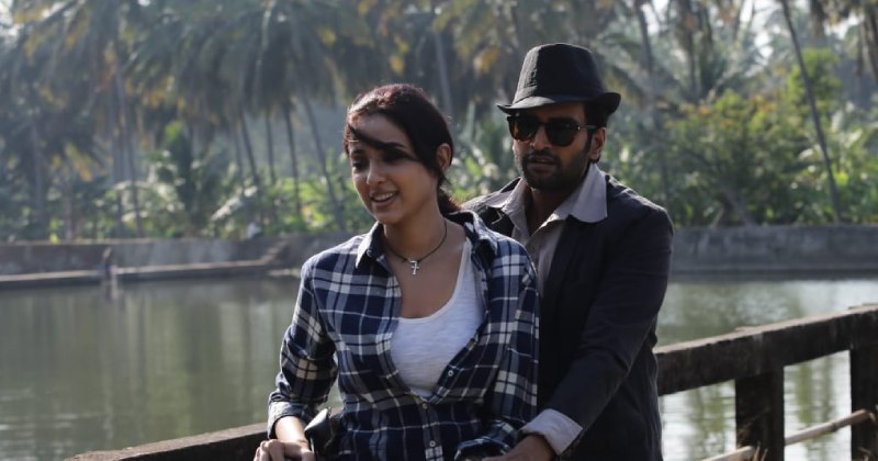 Santhanam in agent kannaiyiram video viral