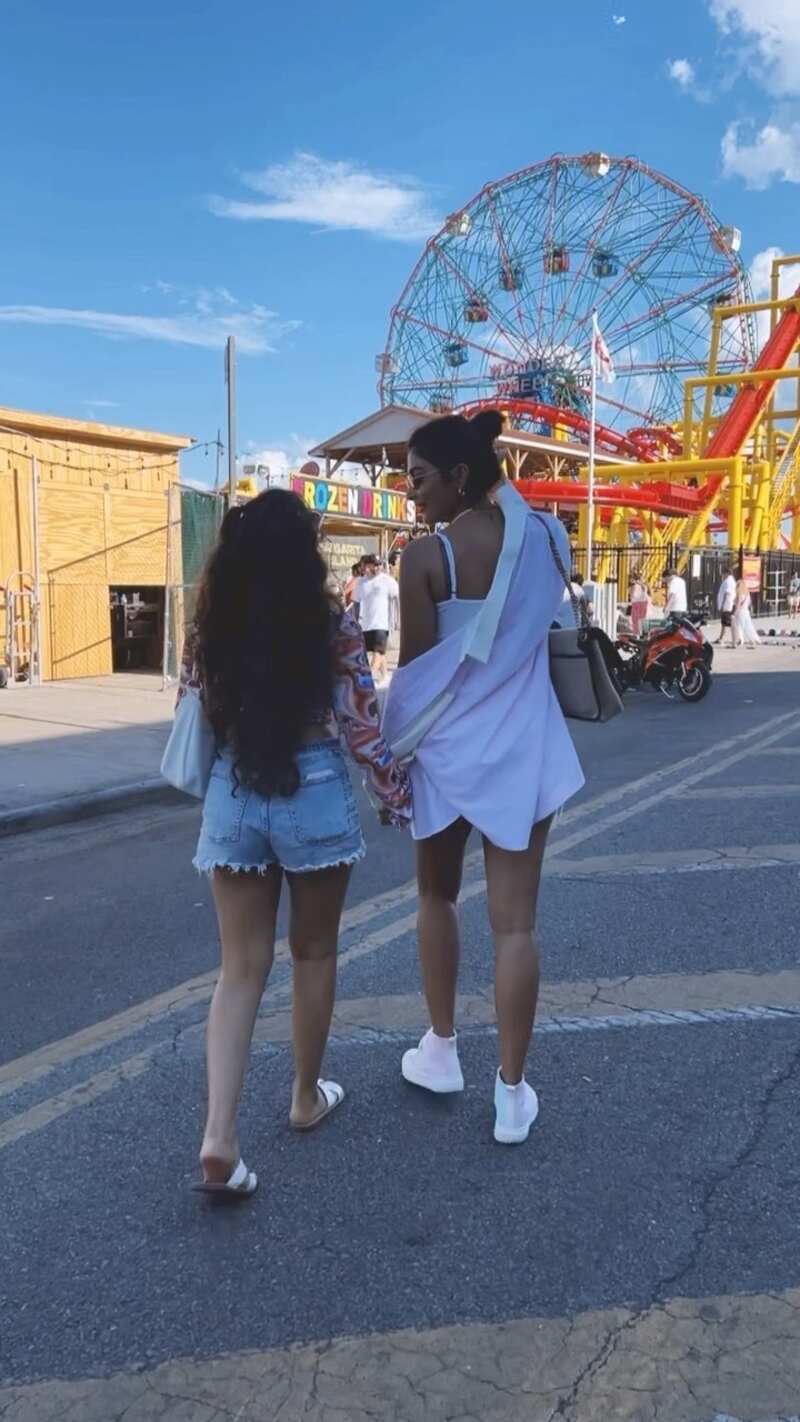 Pooja hegde new hot clicks instagram