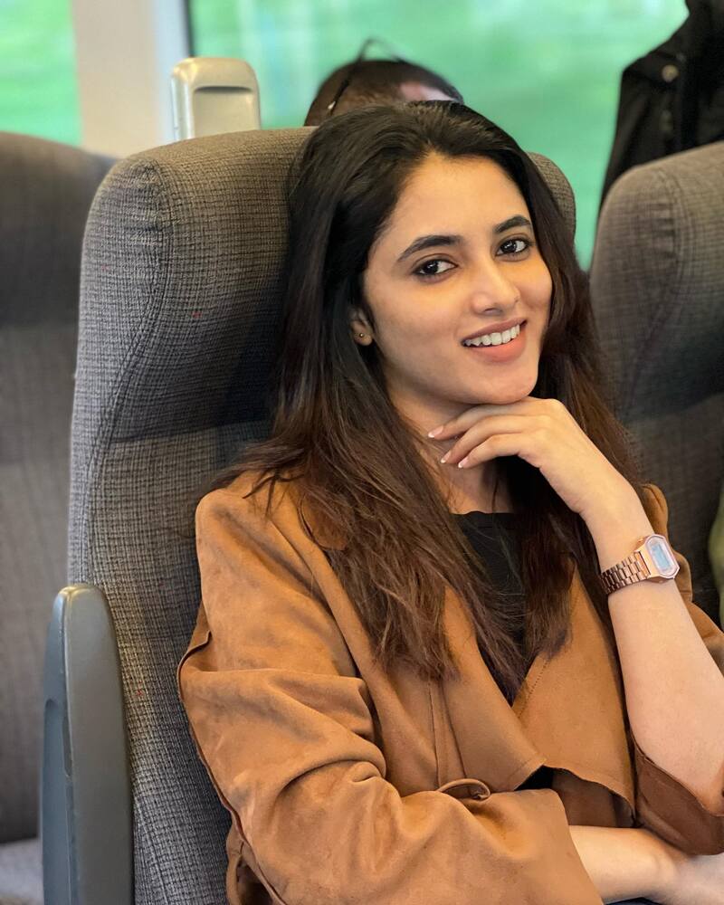 Priyanka mohan new hot flight clicks