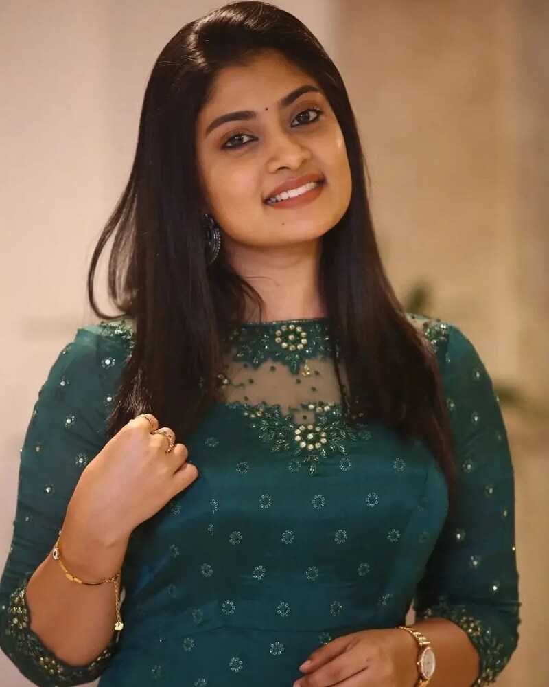 Ammu abhirami new hot clicks photo cute