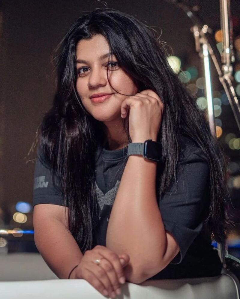 Aparna balamurali hot sooraraipottru