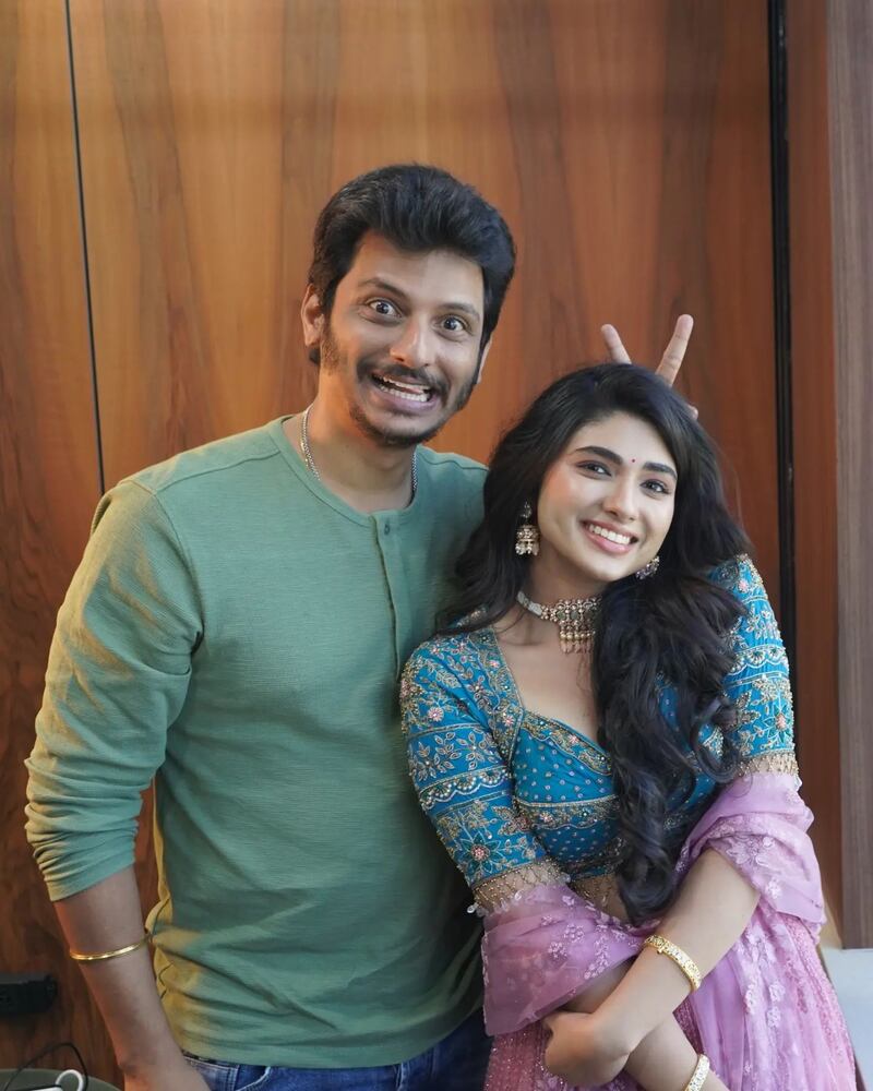 Pragyanagra erumasaani new hot