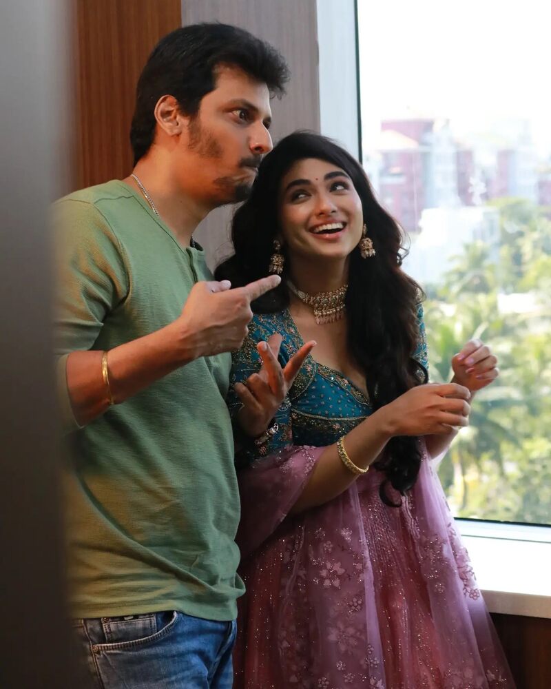 Pragyanagra erumasaani new hot