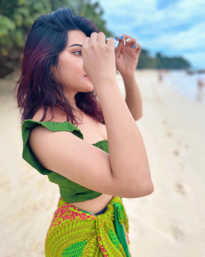 Aathmika hotclicks new tamil