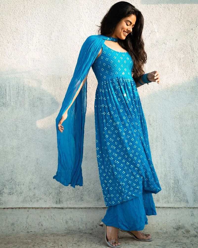 Siddhi idnani new hotclicks