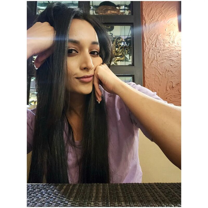 Srinidhi shetty new hotclicks