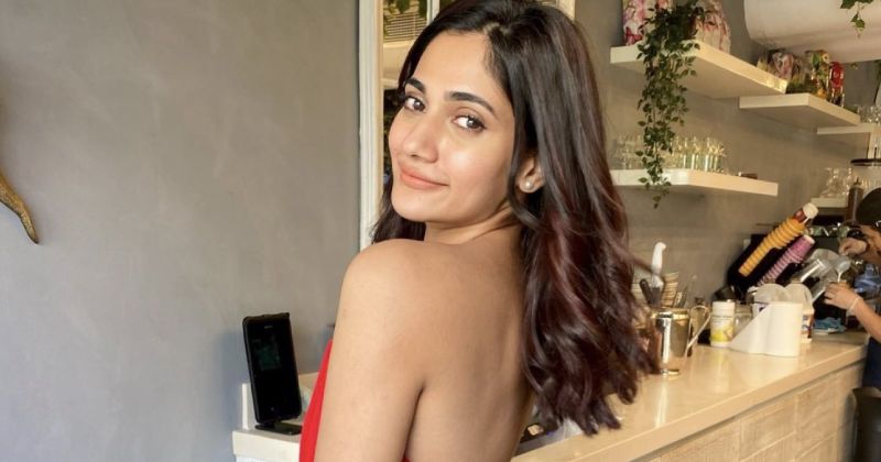 Losliya latest photo viral