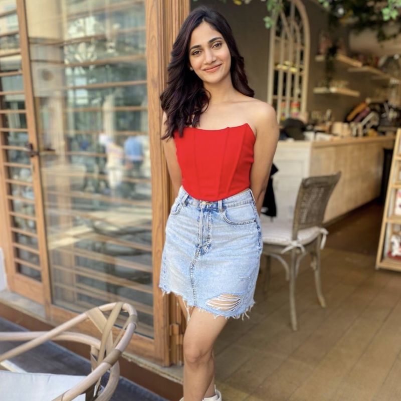 Losliya latest photo viral