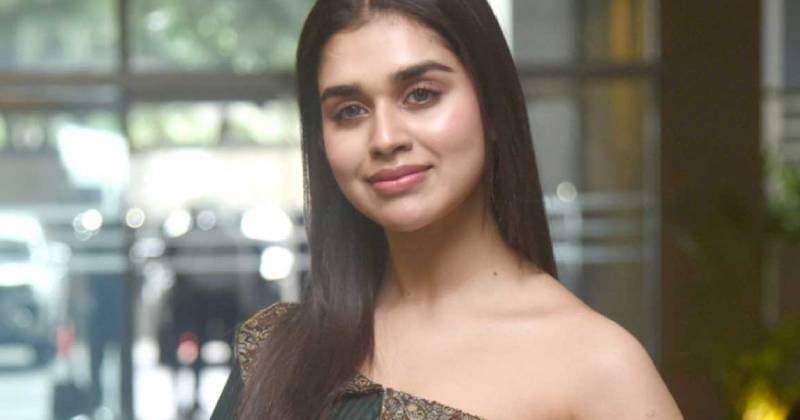 Meenakshi govindarajan, vikram