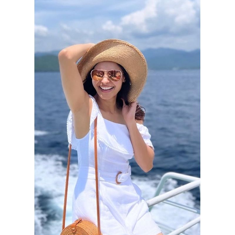 Andrea vacation clicks viral