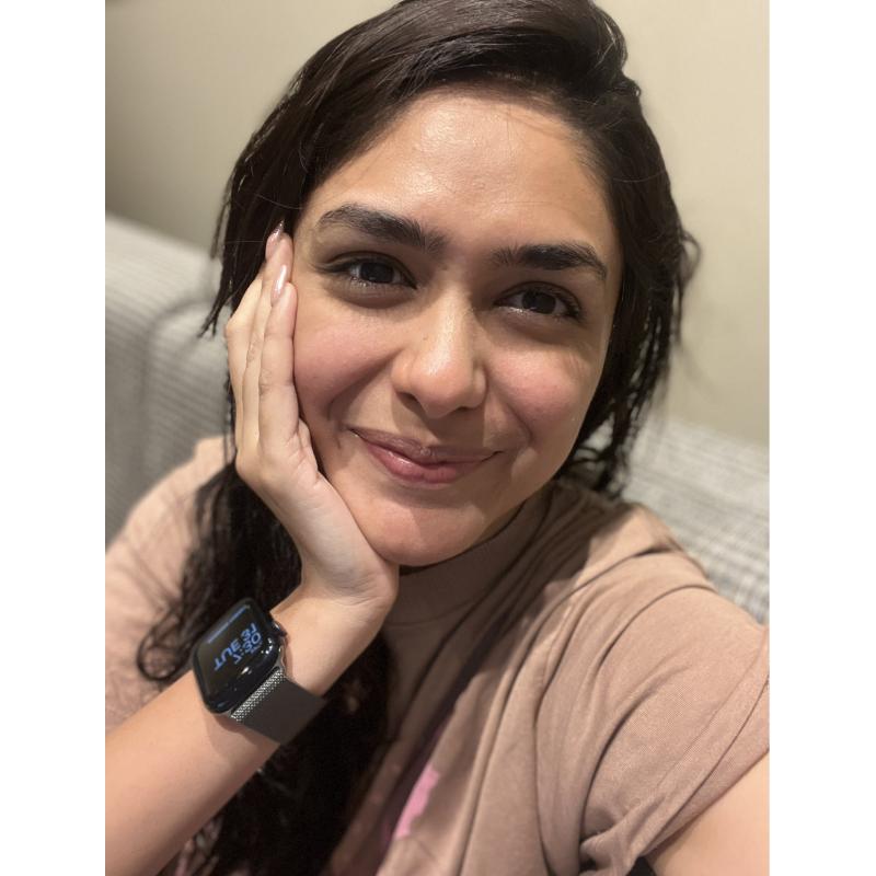 Mrunal thakur latest click