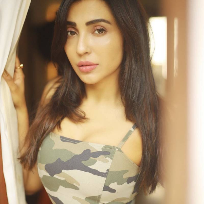 Parvati nair latest clicks viral
