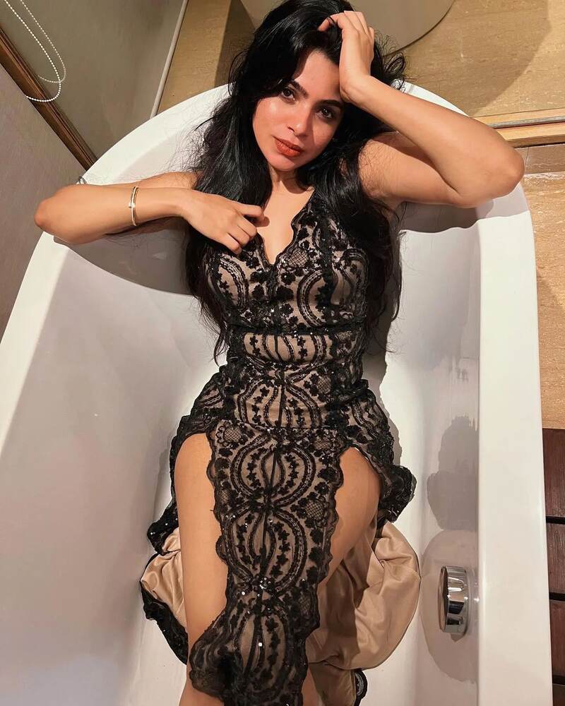 Divyabharathi tamil new hot