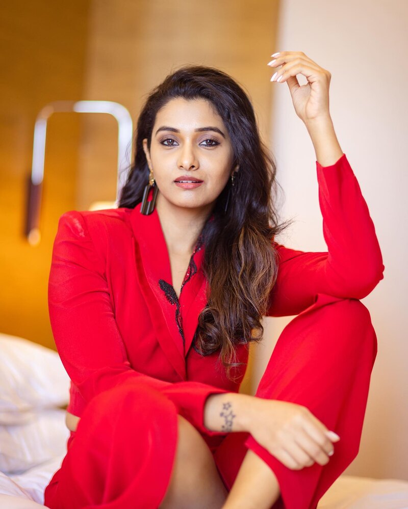 Priyabhavanishankar atamil new hot