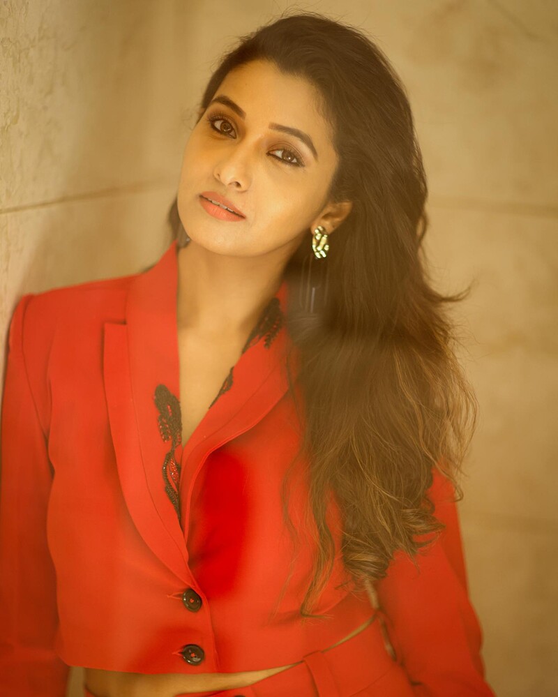 Priyabhavanishankar atamil new hot