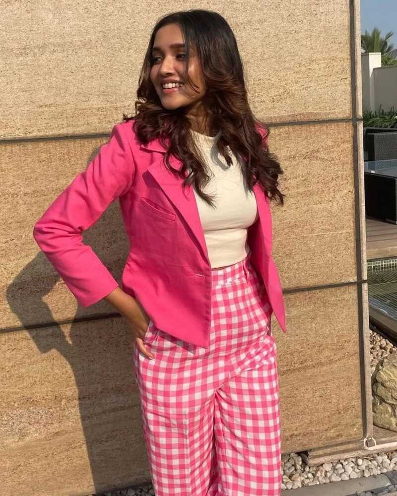 Anikhasurendran hot new clicks