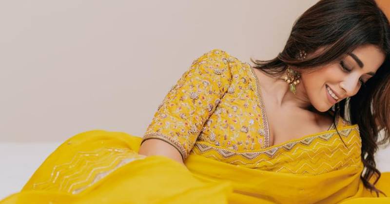 Shriya saran latest hot clicks