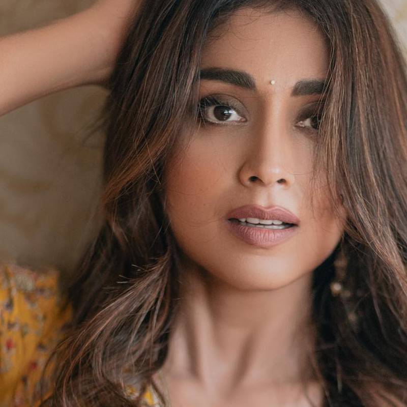 Shriya saran latest hot clicks