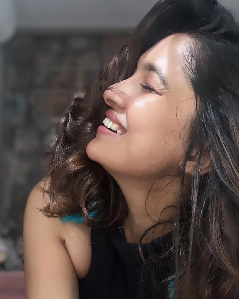 Vanibhojan actress hot clicks