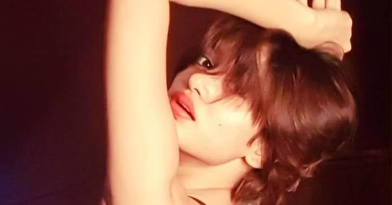 Oviya in black trending