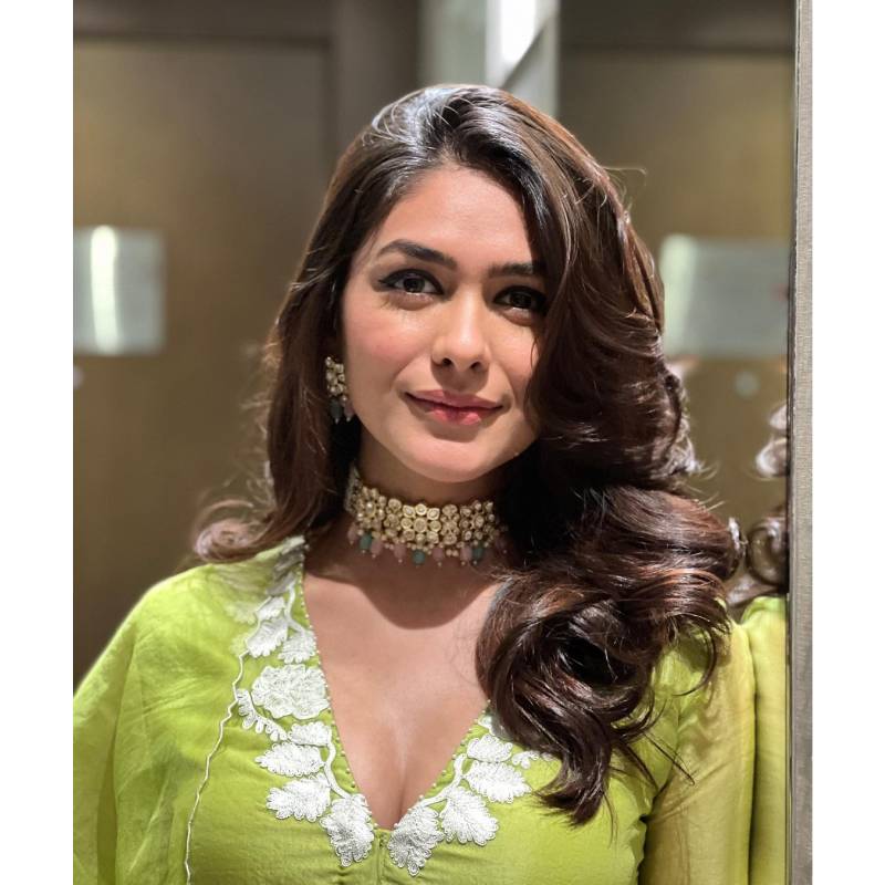 Mrunal thakur latest movie update