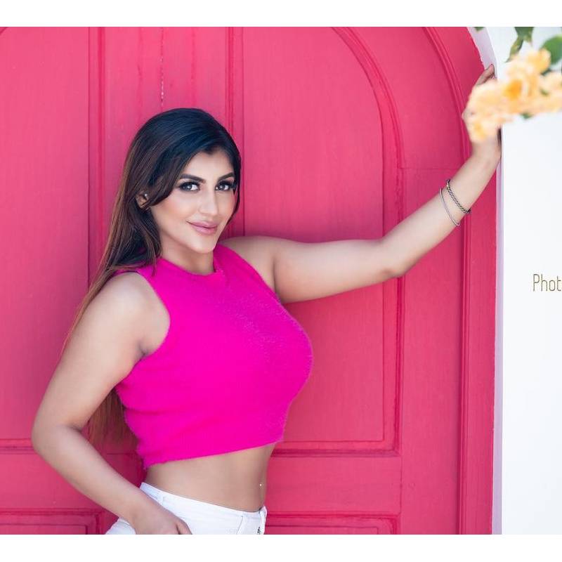 Yashika latest clicks viral