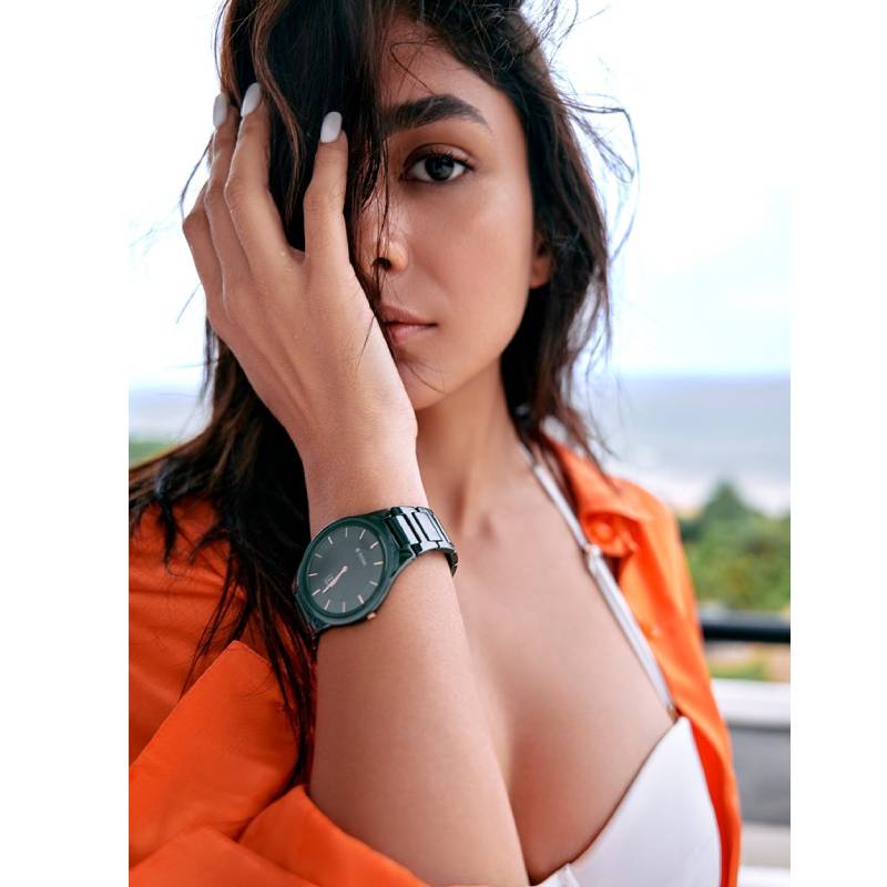 Mrunal thakur latest photos viral