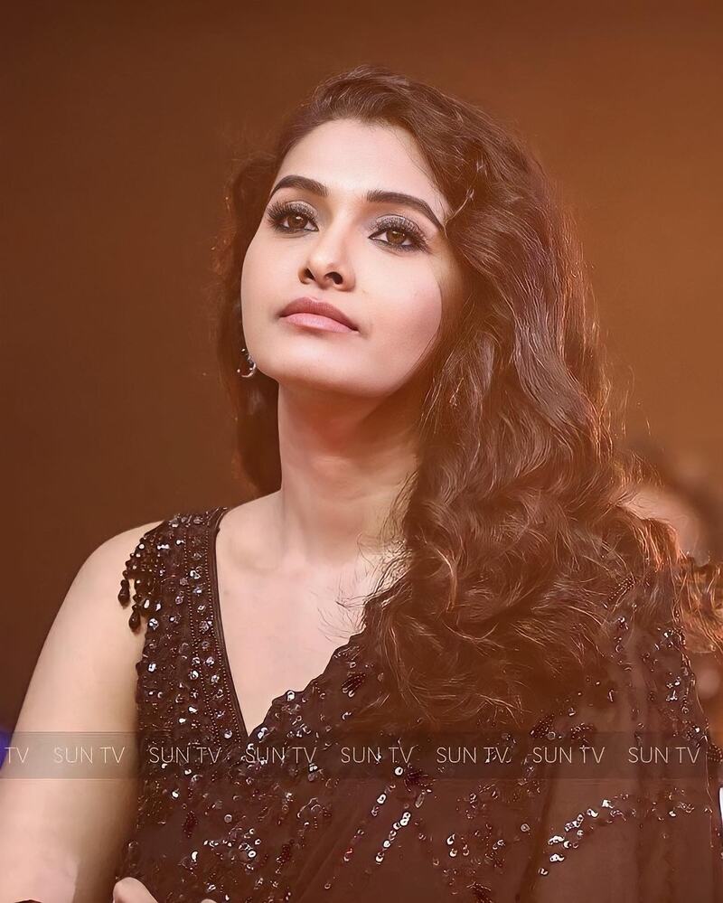 Priyabhavanishankar actress new hotclicks