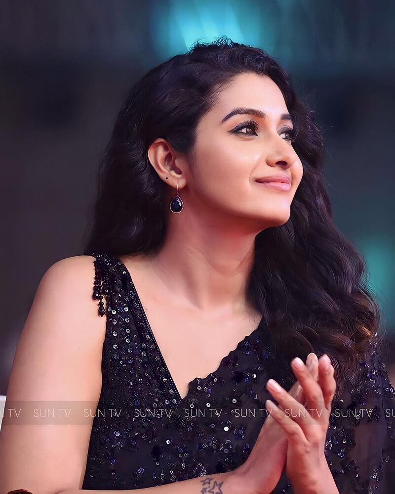 Priyabhavanishankar actress new hotclicks