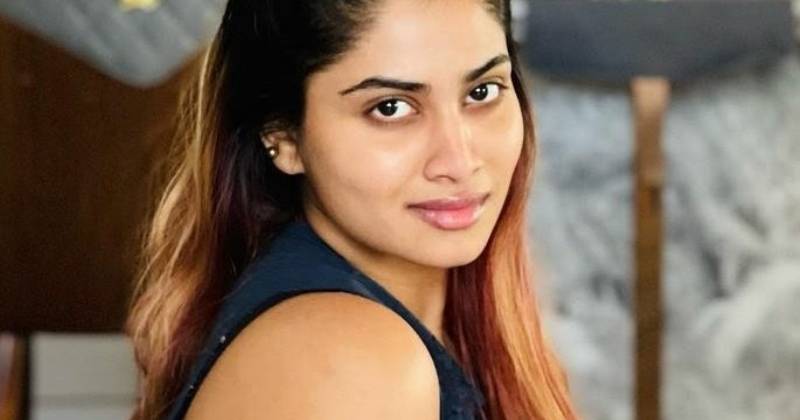 Shivani latest click viral