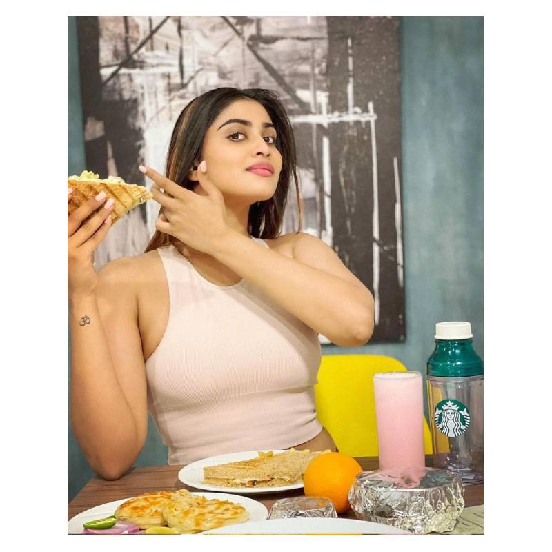 Shivani latest click viral