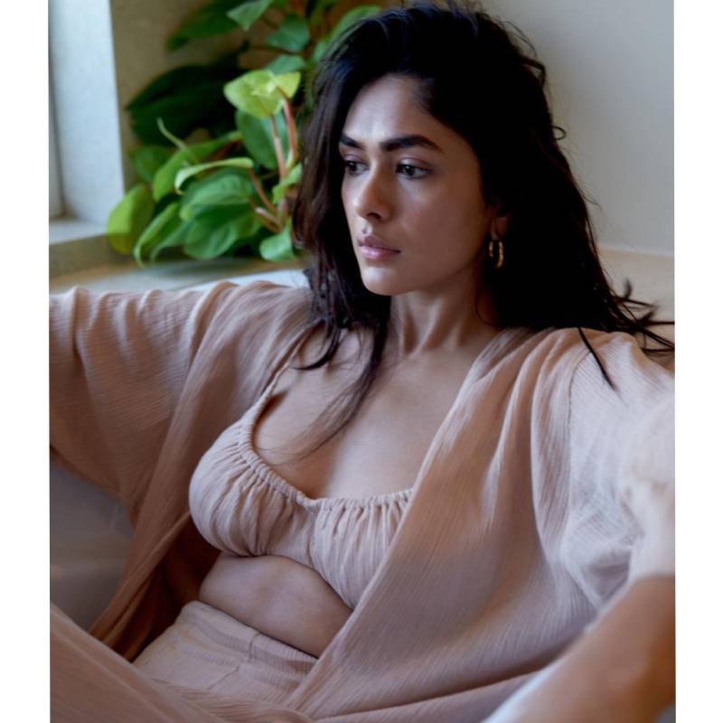 Mrunal latest photo viral