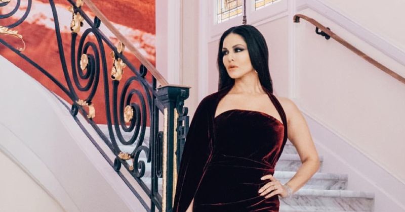 Sunny latest photos viral