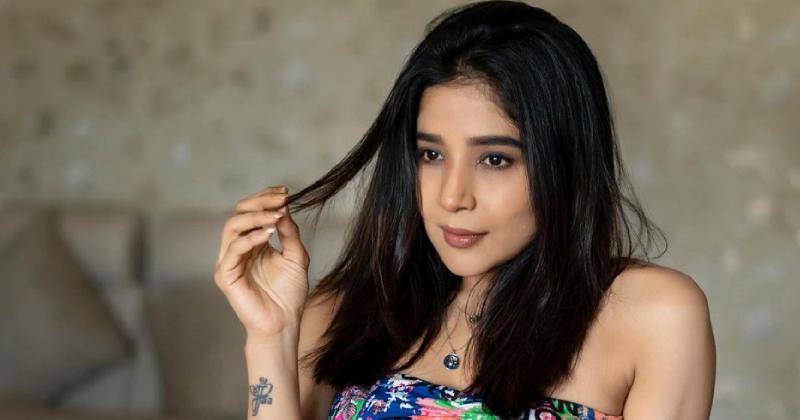 Sakshi latest clicks