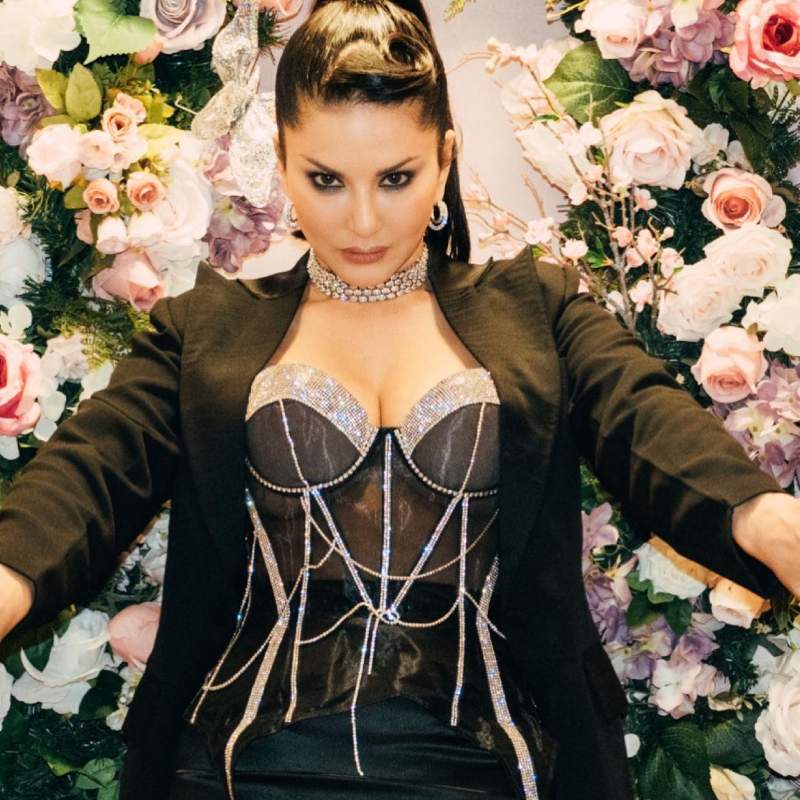 Sunny latest photos viral