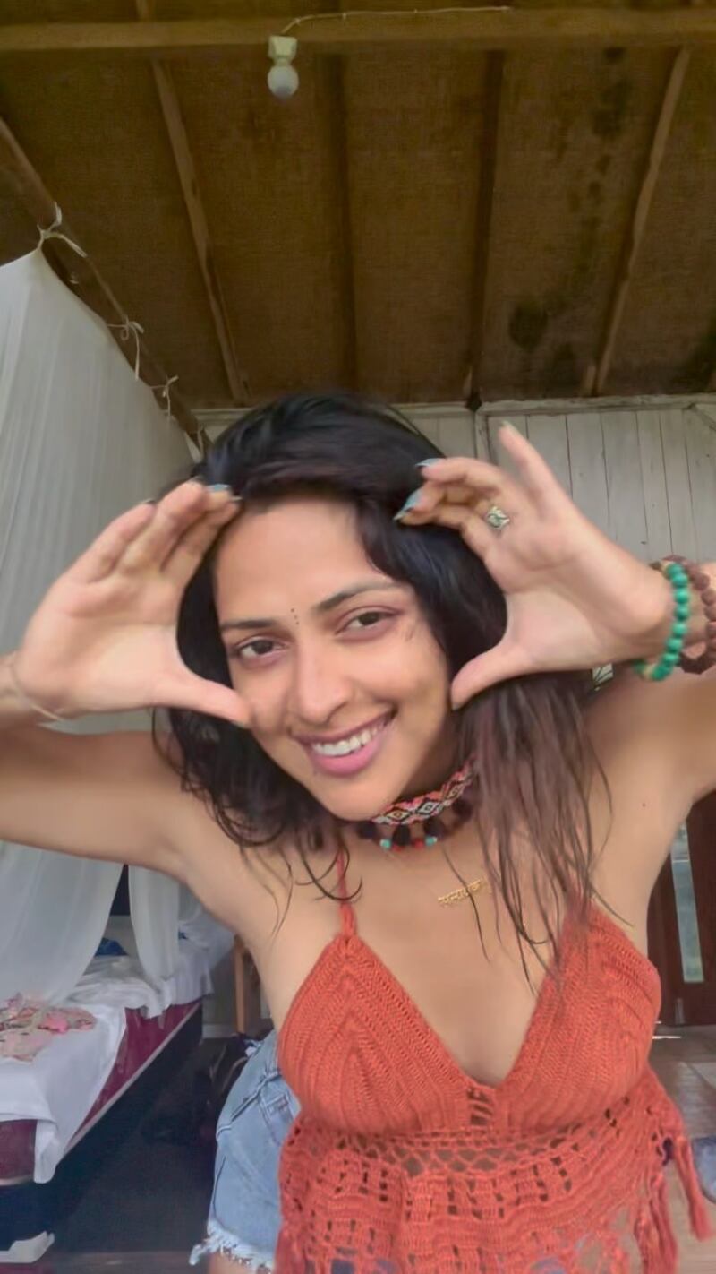 Amalapaul beach hot vedio viral new