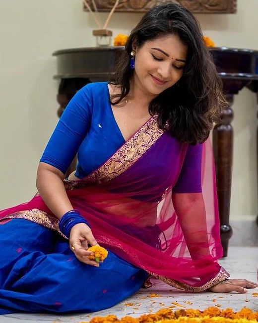 Sharanyaturadi hot dress clicks viral