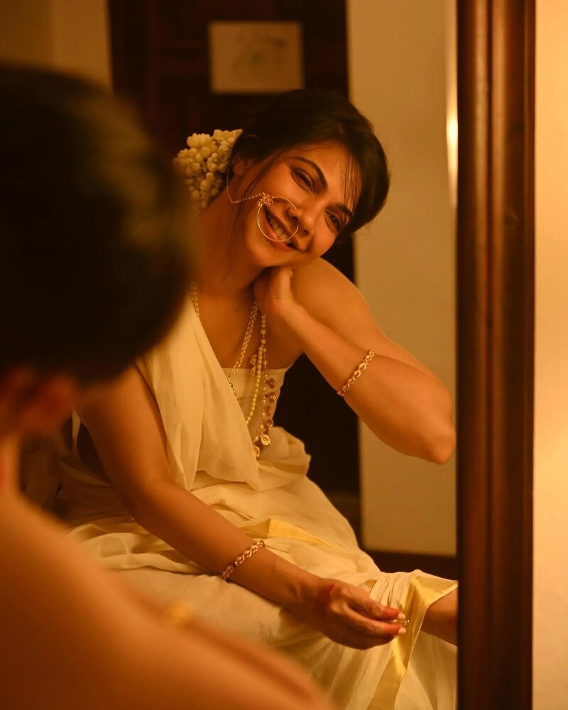 Madonna sebastian new photoshot vedio hot