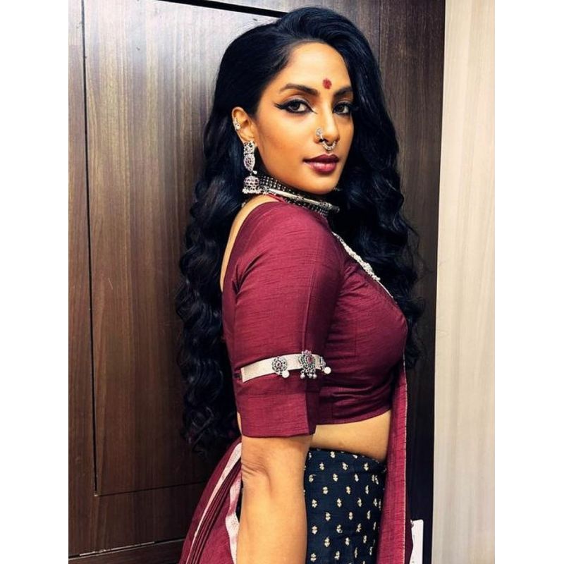 Sriya reddy as radha rama