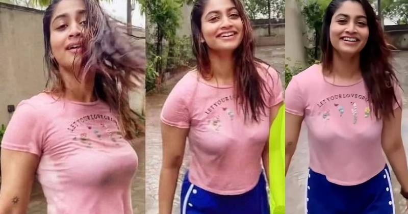 Shivani narayanan new hotclicks